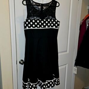 Xl black and white dress. 😍